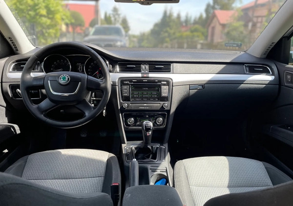 Skoda Superb cena 22900 przebieg: 274000, rok produkcji 2010 z Elbląg małe 211